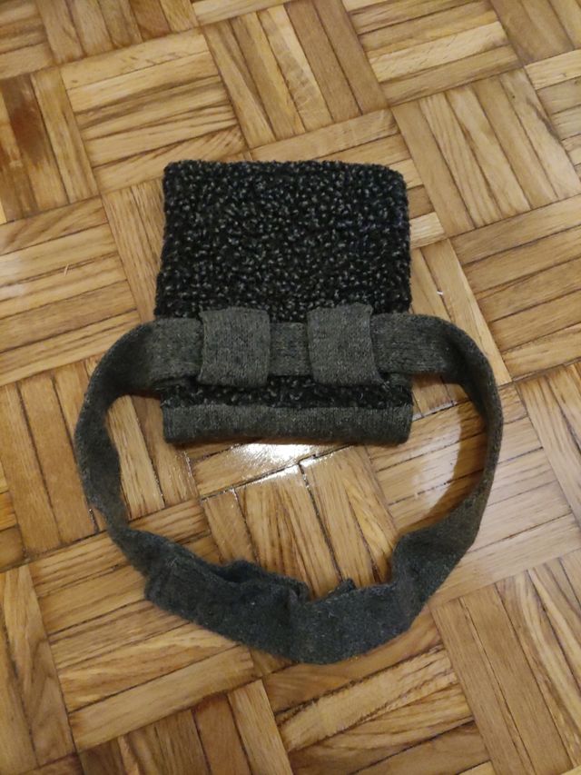 Riñonera de lana en tonos grises