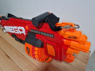 Nerf mega mastodon blaster con 24 colpi