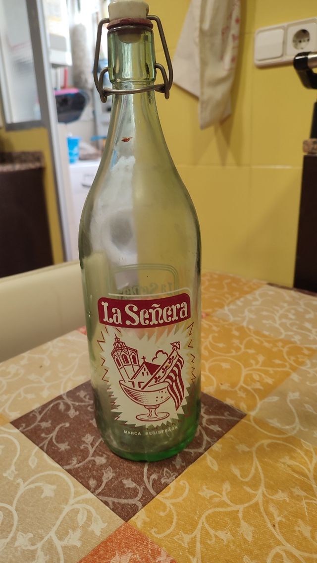 Botella gaseosa la señera