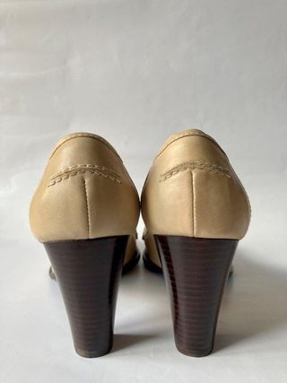 Zapato mocasín de tacón Bimba y Lola 