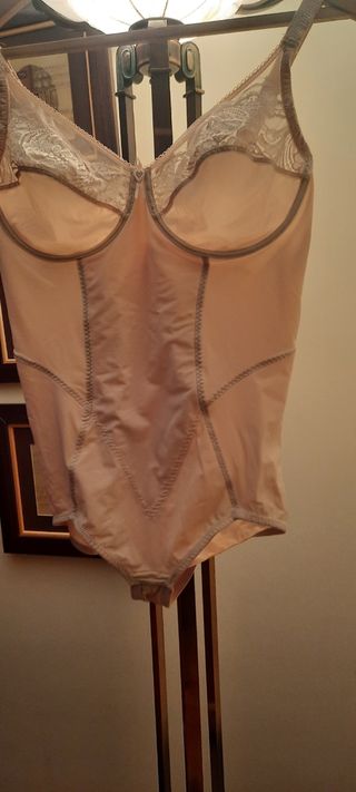Faja entera Belcor y sujetador Playtex talla 105