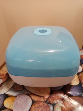 Esterilizador de biberones para microondas.