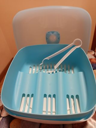 Esterilizador de biberones para microondas.