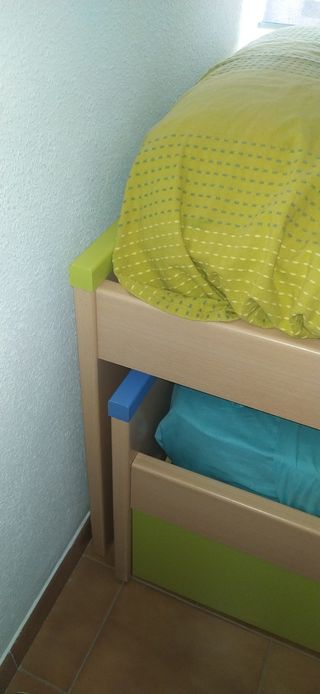 Conjunto  Estantería Cajonero y Cama Juvenil Nido
