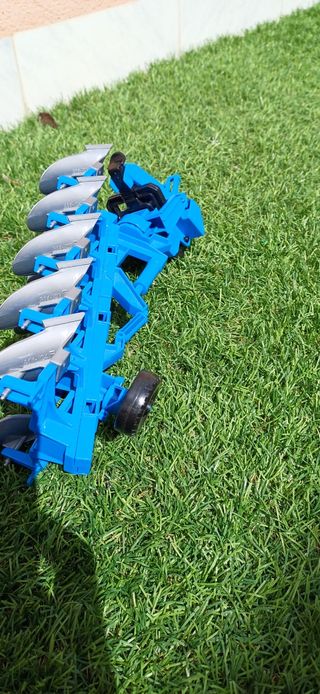 Arado vertedera Lemken 5 cuerpos - Miniatura 1:16