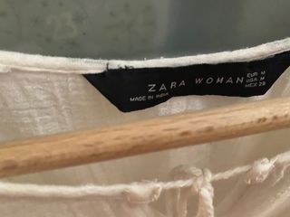 Blusa blanca de Zara talla M