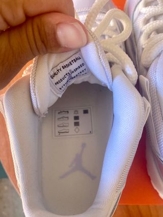 Zapatillas Air Jordan 11 low pure purple