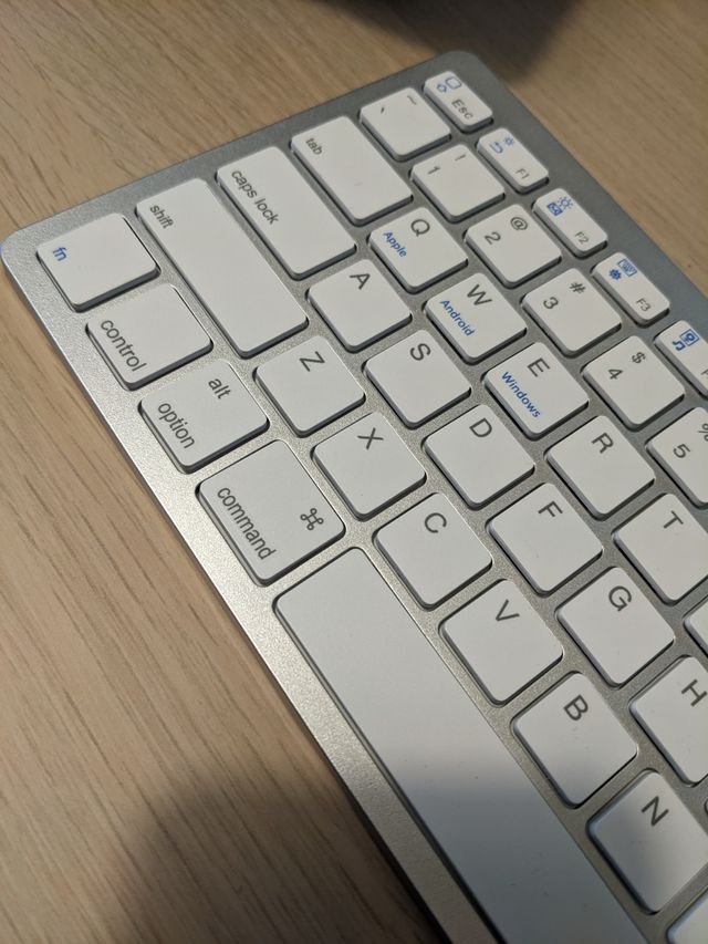 Teclado bluetooth pequeño