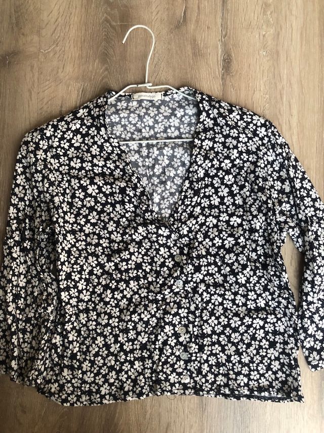 Camisa negra y blanca 