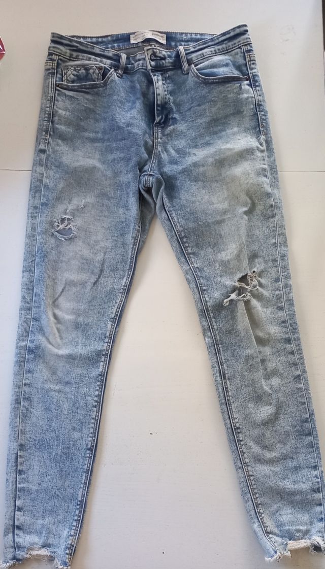 pantalón pitillo vaquero