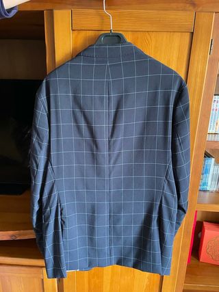 traje azul marino 