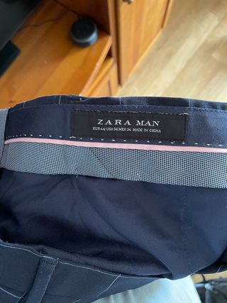 traje azul marino 