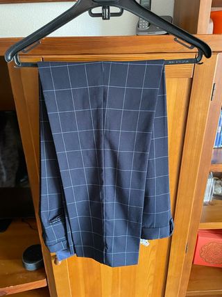 traje azul marino 