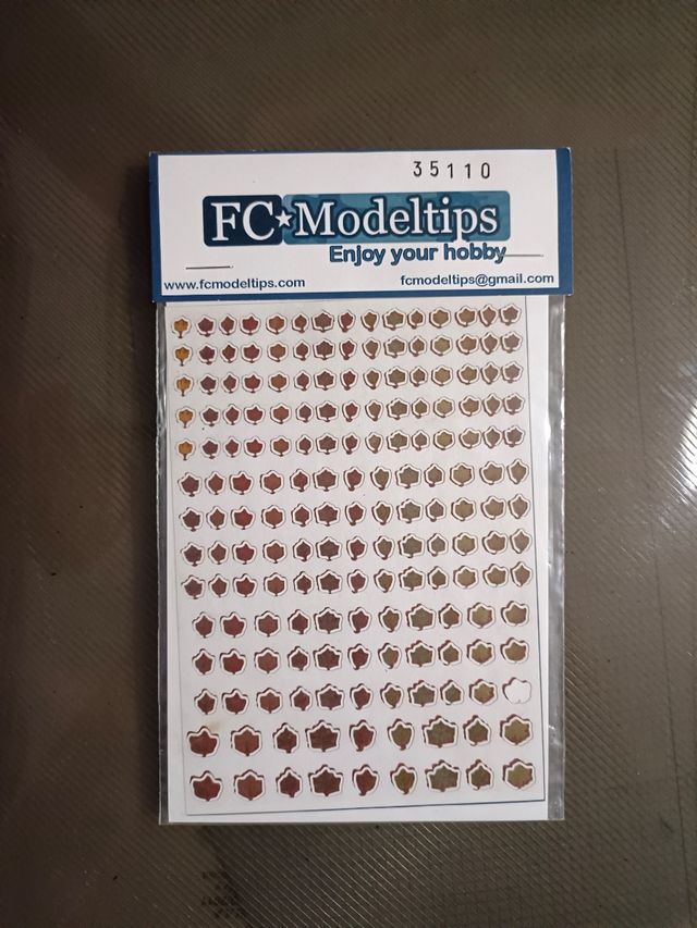 LOTE 3 LAMINAS DE HOJAS Y MANCHAS ESCALA 1/35