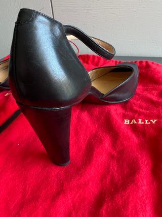 Zapato tacon negro Bally