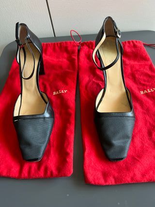 Zapato tacon negro Bally