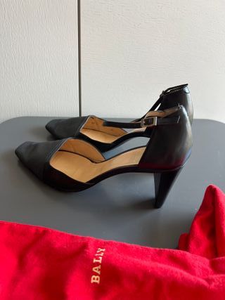 Zapato tacon negro Bally