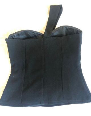 Top negro escote corazón