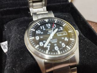 reloj seiko carga con el movimiento envíos toda es