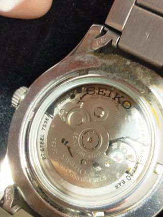 reloj seiko carga con el movimiento envíos toda es