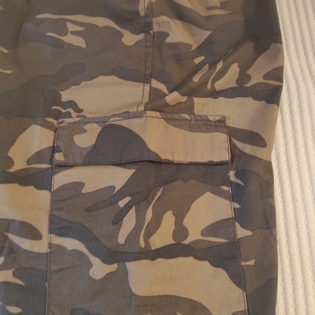 Pantalón Cargo estampado militar Talla L