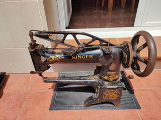 Maquina de zapatería y piel Singer