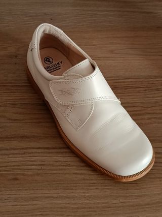 Zapatos beige de comunión para niño Pablosky