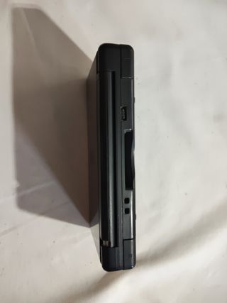 Nintendo DSi Lite (2006) con doble ranura.
