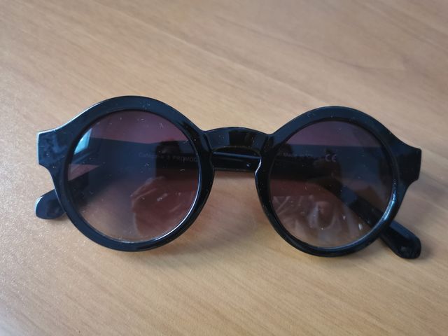 Gafas de sol redondas negras