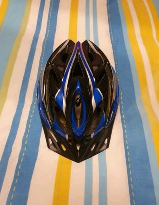 Excelente casco de bicicleta unisex y ultraligero.