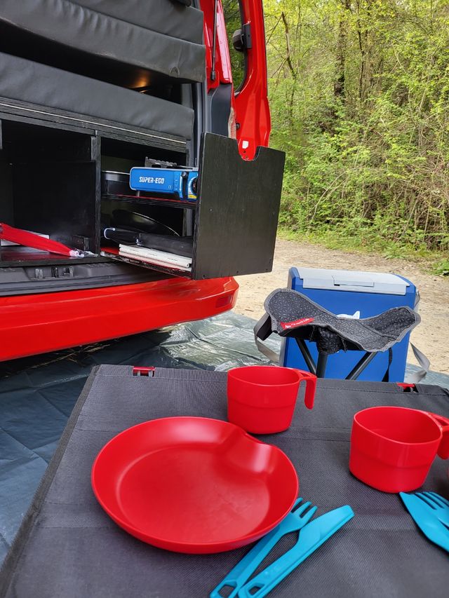 Noleggia un camper nuovo o senza modulo campe