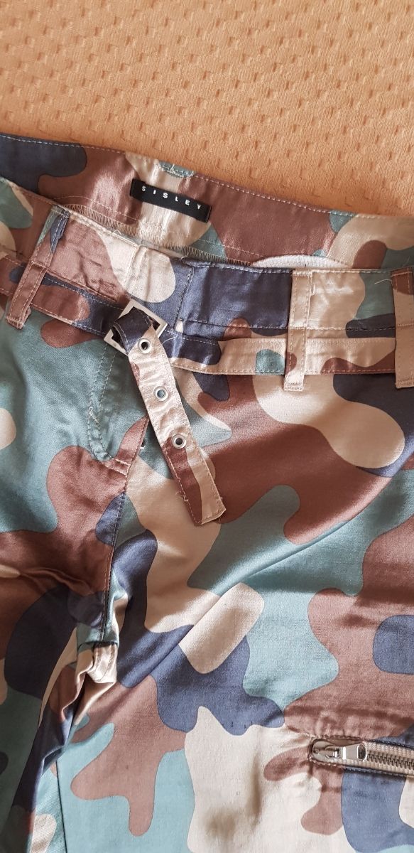 Pantalón Sisley satinado.