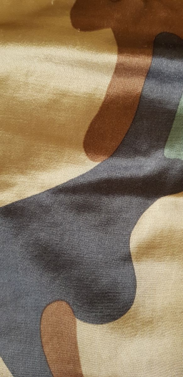 Pantalón Sisley satinado.