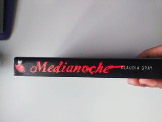 Medianoche. Libro. Claudia Gray.