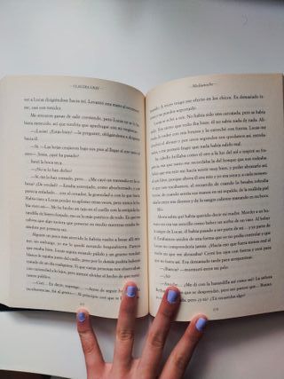 Medianoche. Libro. Claudia Gray.