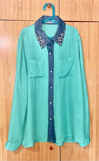 Camisa con perlas tela y vaquera