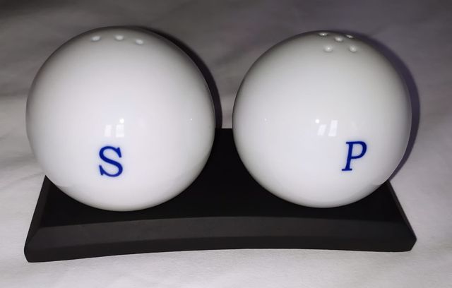 Salero y pimentero diseño