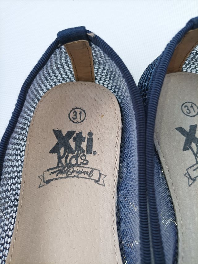 Bailarina niña de rejilla