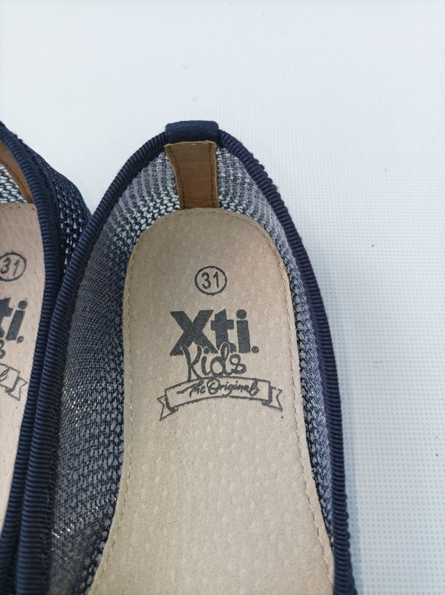 Bailarina niña de rejilla