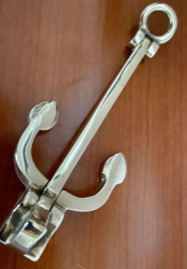 Ancla de bronce