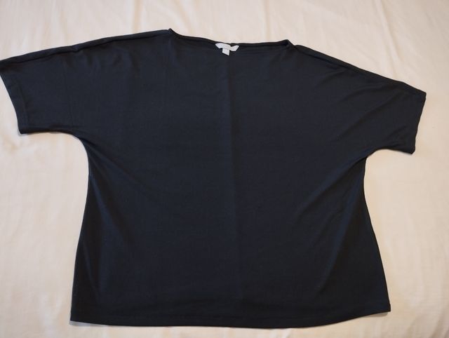 Blusa negra manga corta oversize