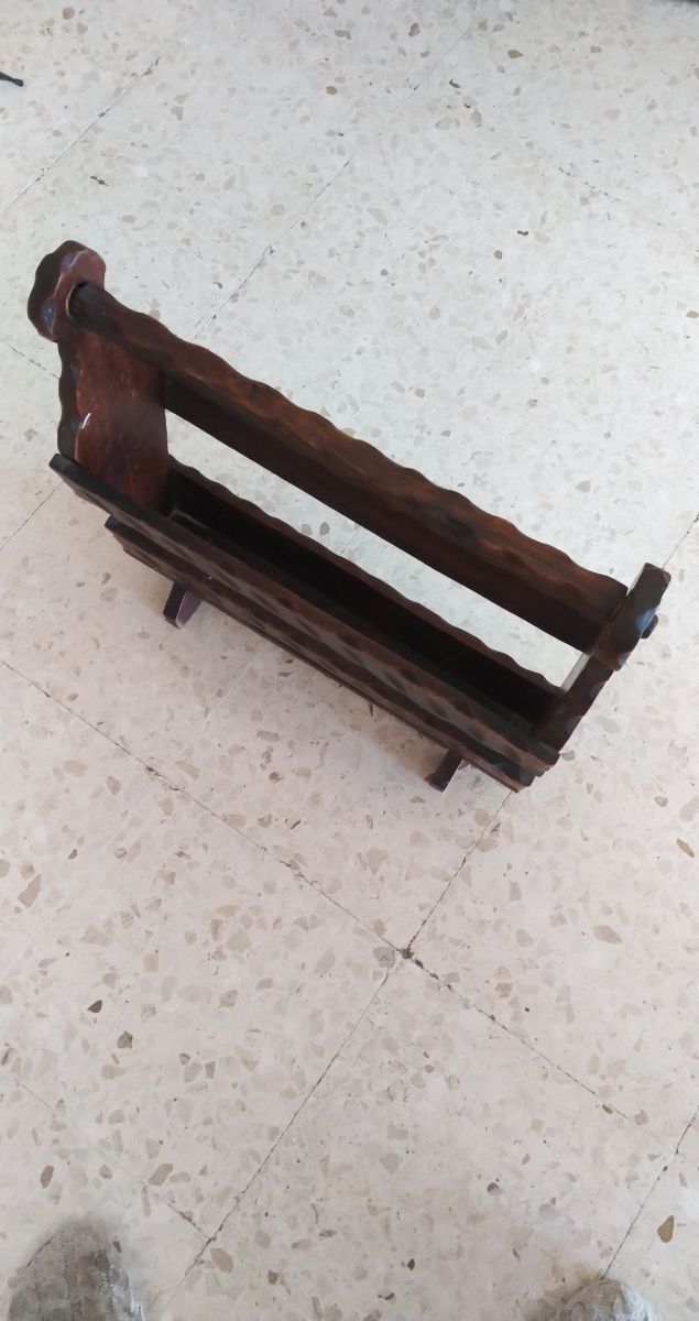 Revistero madera nogal