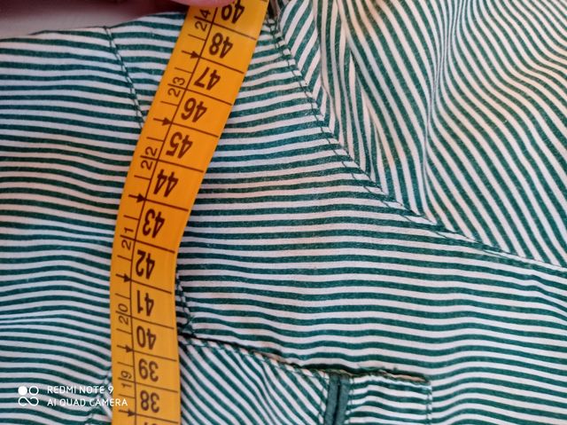 Bella camicia da donna a righe verdi e bianche