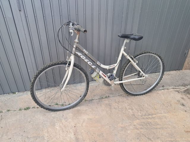 bicicleta mujer marca agece
