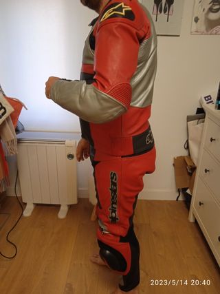 mono moto cuero alpinestars 