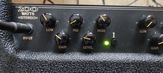 Amplificador 200W 3 canales:  negociable