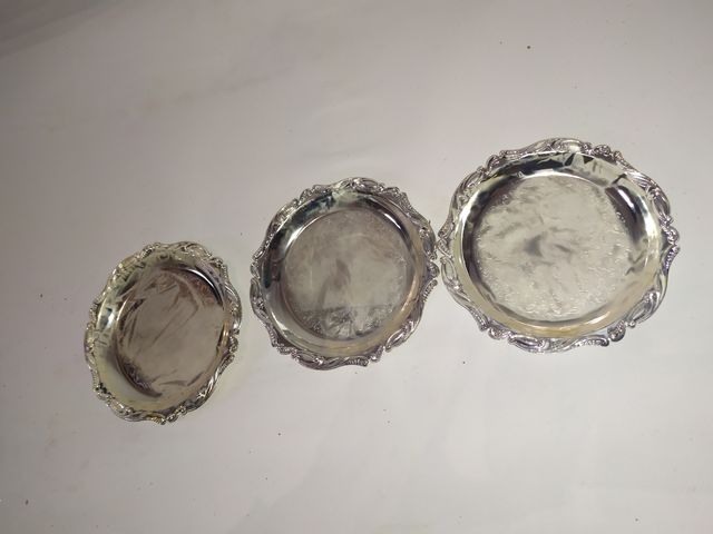 3 piatti placcati in argento