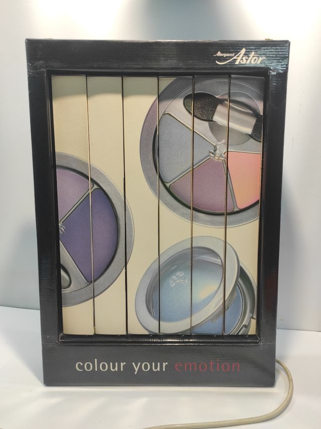 Cartel Giratorio Margaret Astor