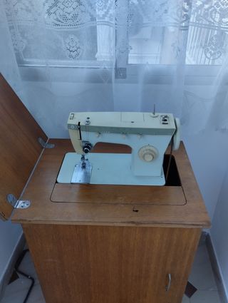 Maquina de coser singer