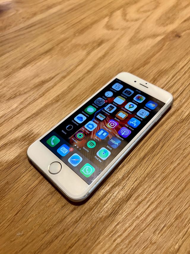 Iphone 6S plateado (con caja)